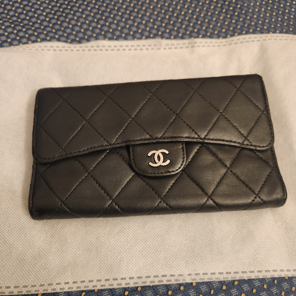 Chanel Lambskin Leather wallet. Soft as Michael Jackson Face